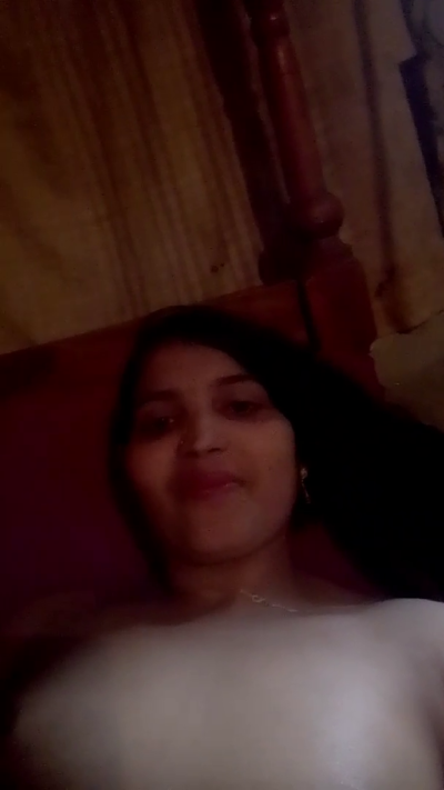 Desi girl showing wet pussy