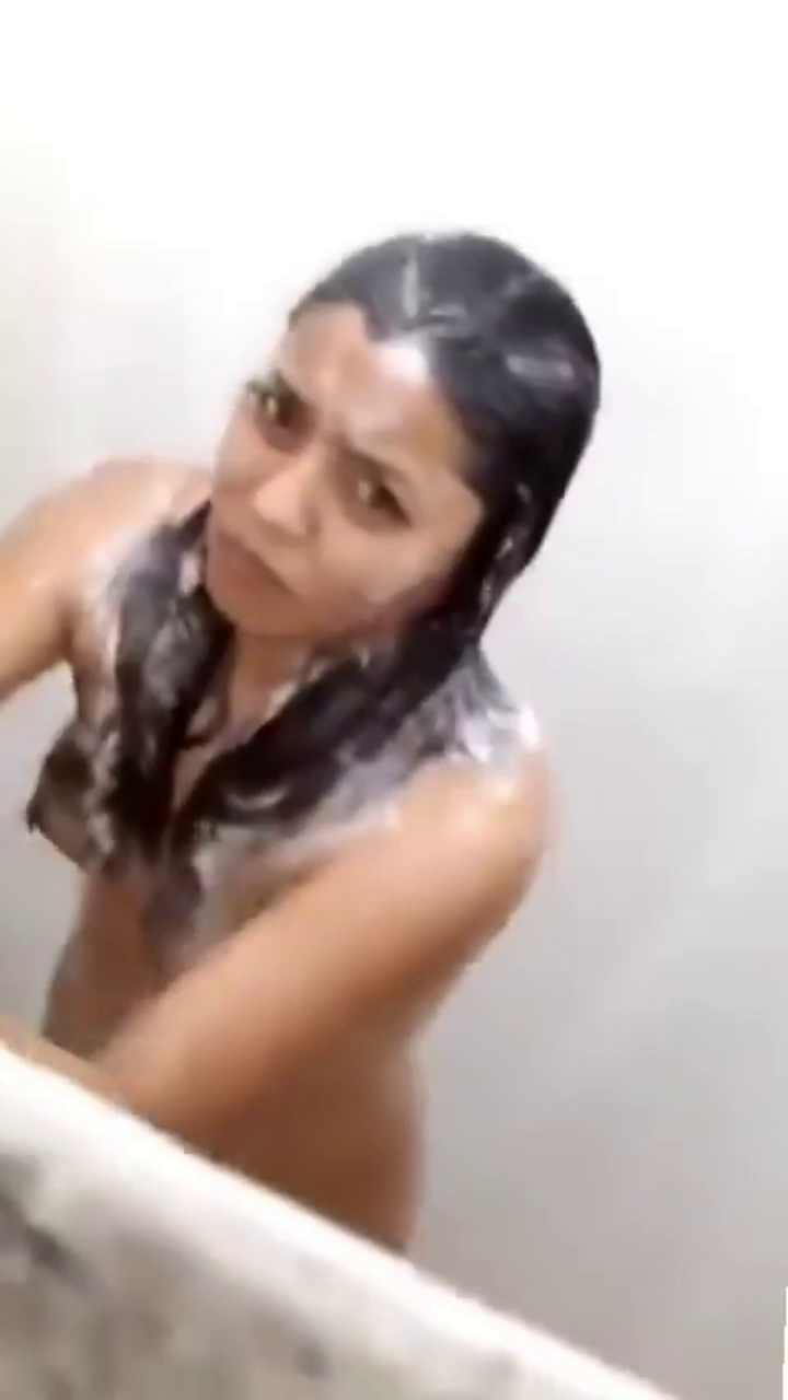 While filming her sister’s bath, the brother was caught