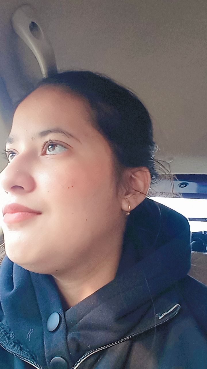 In a video call, Desi Chasmish Rand flashes her boobs and fingers her boyfriend