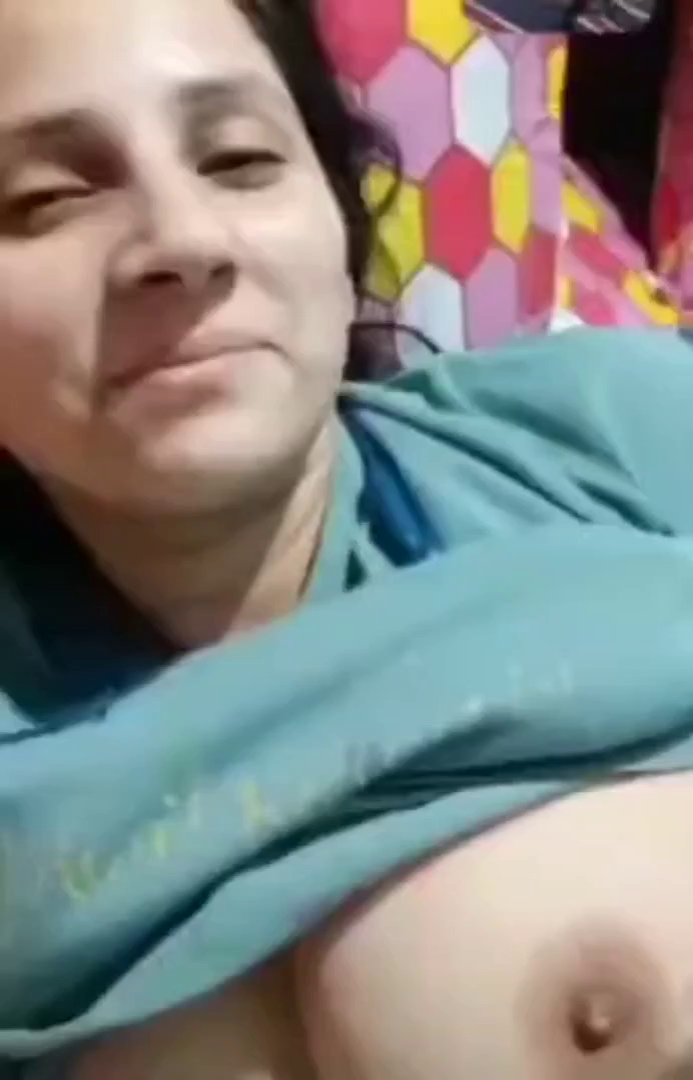 Desi cute nude girl multitab video