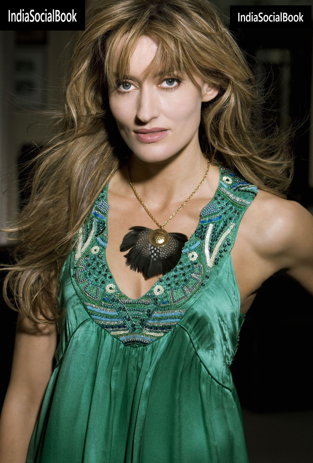 Natascha McElhone nude