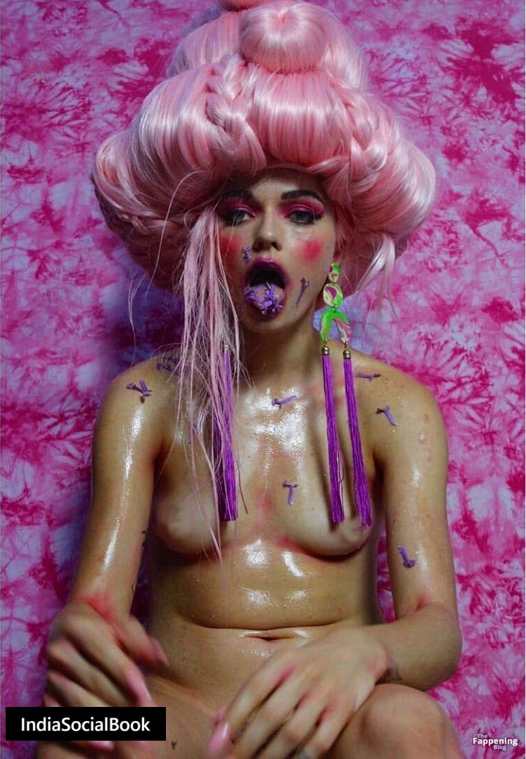 Jess Bush nude